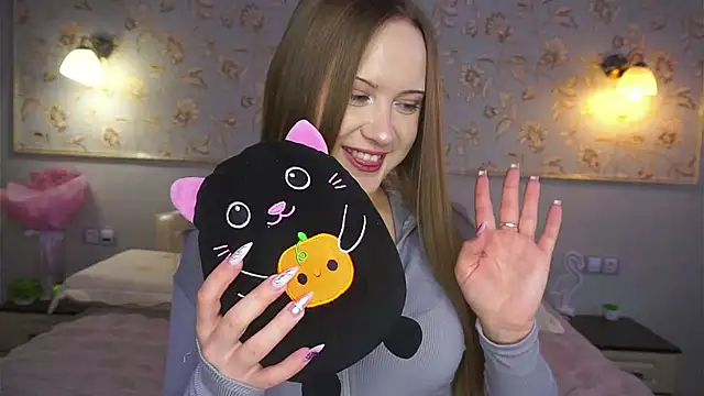 QuennaCoote online show from March 20, 7:20 am