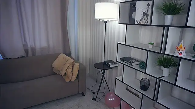 Snapshot of QuennaCoote chatting on November 14, 6:50 am QuennaCoote online show from November 14, 6:50 am