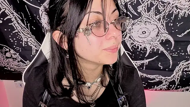 Snapshot of Guxplo_ chatting on September 27, 1:28 pm Guxplo  online show from September 27, 1:28 pm