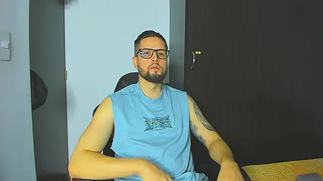 bastianwatson10 online show from November 10, 5:29 pm