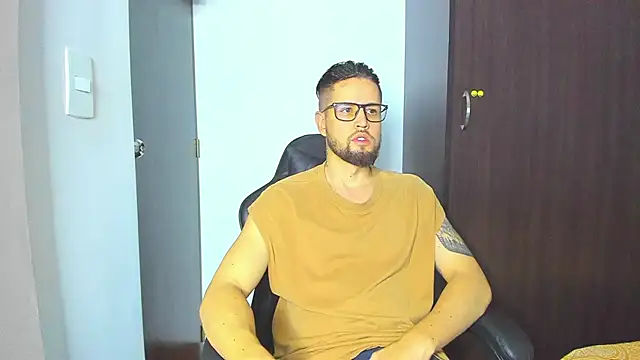 bastianwatson10 online show from November 7, 2:54 pm