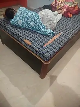 Snapshot of indian_couple4 chatting on October 29, 4:28 pm indian couple4 online show from October 29, 4:28 pm