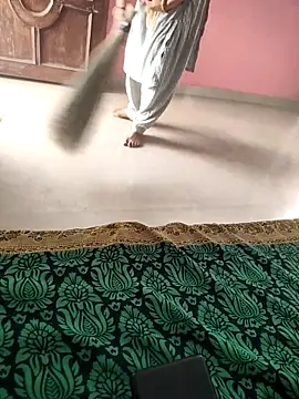 indian couple4 online show from May 15, 2:20 am