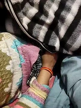 indian couple4 online show from February 4, 8:04 pm