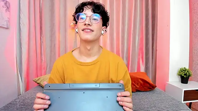 iiangel  online show from March 4, 3:25 am