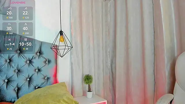 Snapshot of iiangel_ chatting on October 19, 5:43 am iiangel online show from October 19, 5:43 am