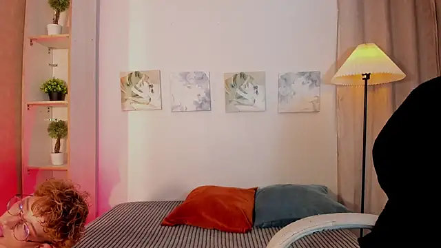 iiangel  online show from February 12, 4:01 am