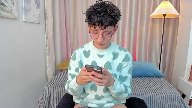 iiangel  online show from February 17, 3:37 am