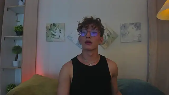 iiangel  online show from December 19, 4:49 am