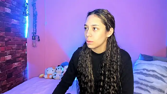 Snapshot of TANIA_06 chatting on February 6, 1:18 pm TANIA 06 online show from February 6, 1:18 pm