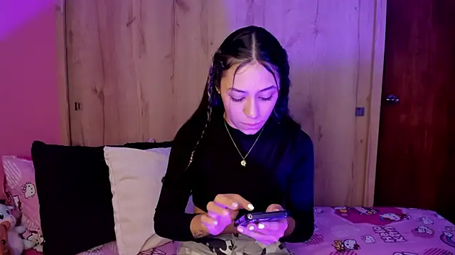 Snapshot of TANIA_06 chatting on May 17, 1:11 pm TANIA 06 online show from May 17, 1:11 pm