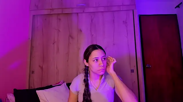 Snapshot of TANIA_06 chatting on May 14, 1:08 pm TANIA 06 online show from May 14, 1:08 pm