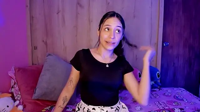 Snapshot of TANIA_06 chatting on June 4, 1:05 pm TANIA 06 online show from June 4, 1:05 pm