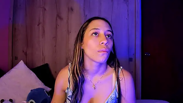 Snapshot of TANIA_06 chatting on April 23, 1:13 pm TANIA 06 online show from April 23, 1:13 pm