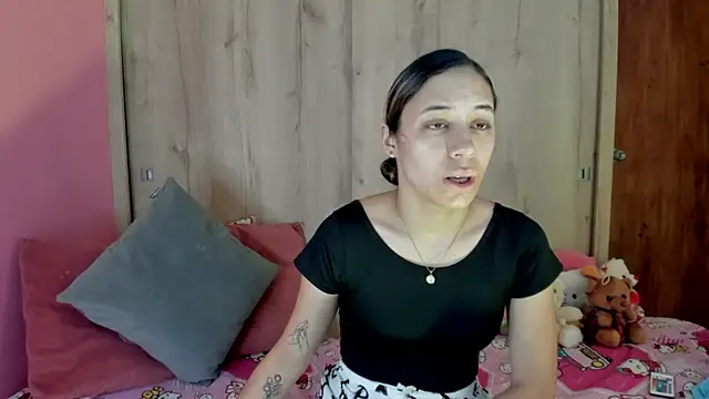 Snapshot of TANIA_06 chatting on June 21, 2:34 pm TANIA 06 online show from June 21, 2:34 pm