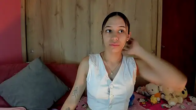 Snapshot of TANIA_06 chatting on June 19, 1:28 pm TANIA 06 online show from June 19, 1:28 pm