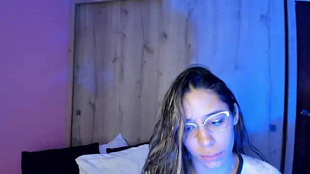 Snapshot of TANIA_06 chatting on April 25, 1:14 pm TANIA 06 online show from April 25, 1:14 pm