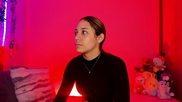 Snapshot of TANIA_06 chatting on February 12, 1:11 pm TANIA 06 online show from February 12, 1:11 pm