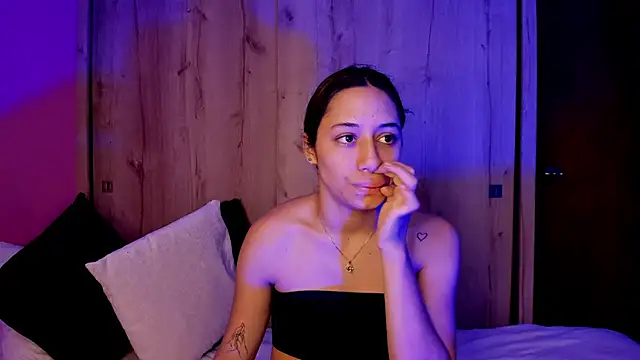 Snapshot of TANIA_06 chatting on April 27, 1:09 pm TANIA 06 online show from April 27, 1:09 pm