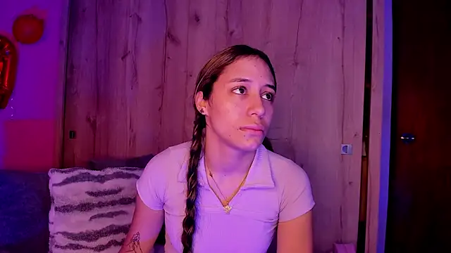 Snapshot of TANIA_06 chatting on February 27, 1:11 pm TANIA 06 online show from February 27, 1:11 pm