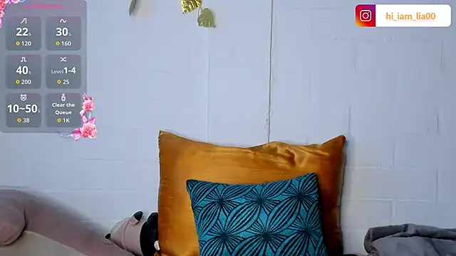 LiaHansson online show from October 31, 4:58 pm