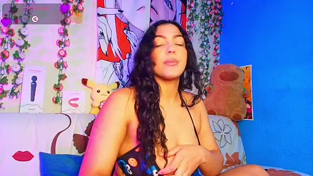 Snapshot of Vicky_Miller_05 chatting on July 1, 10:54 pm Vicky Miller 05 online show from July 1, 10:54 pm