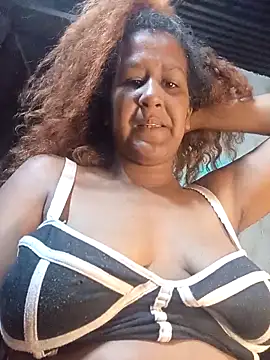 Snapshot of shirlihot chatting on December 18, 10:19 am shirlihot online show from December 18, 10:19 am