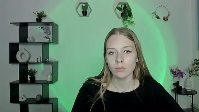 Snapshot of AnnNorriss chatting on March 6, 5:00 pm AnnNorriss online show from March 6, 5:00 pm