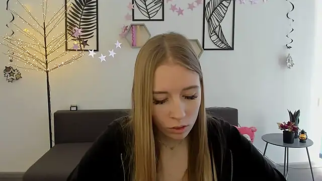 Snapshot of AnnNorriss chatting on February 23, 9:22 am AnnNorriss online show from February 23, 9:22 am