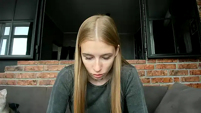 Snapshot of AnnNorriss chatting on October 2, 10:07 am AnnNorriss online show from October 2, 10:07 am