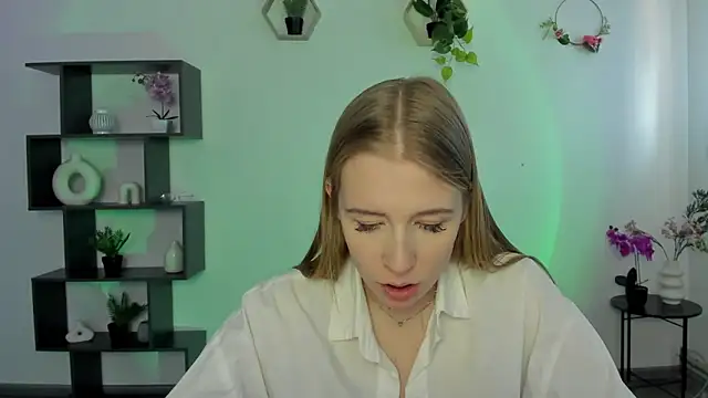 Snapshot of AnnNorriss chatting on March 9, 9:35 am AnnNorriss online show from March 9, 9:35 am