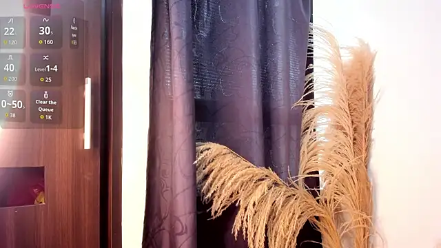 Snapshot of emily-777 chatting on November 29, 9:15 pm emily-777 online show from November 29, 9:15 pm