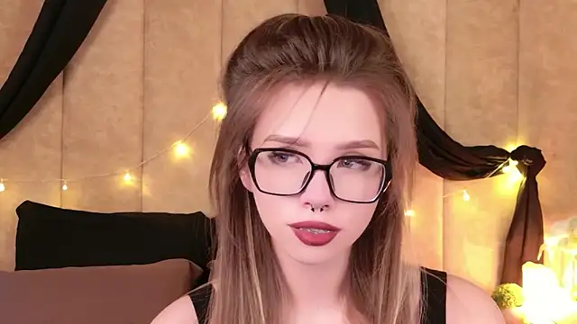 Sierra Fane online show from December 14, 11:05 am