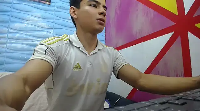 seigfried0 online show from February 25, 7:06 pm