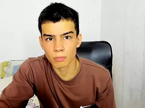 seigfried0 online show from February 19, 7:05 pm