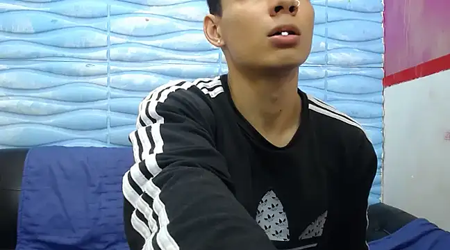 seigfried0 online show from February 20, 6:57 pm