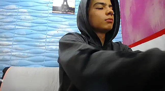 seigfried0 online show from March 15, 7:27 pm