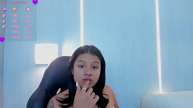 nahomi blade online show from March 10, 4:28 am