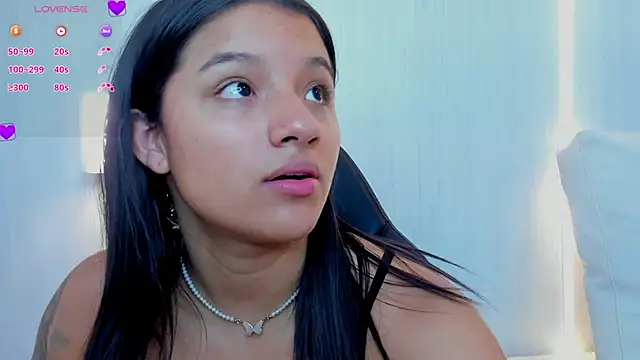 nahomi blade online show from March 11, 4:41 am