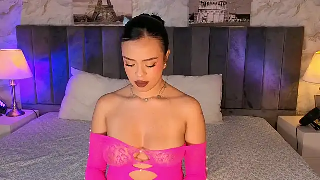 LiaHilton2 online show from November 18, 2:31 pm