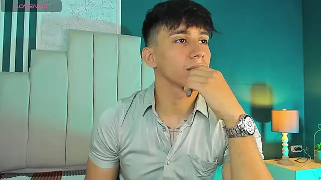 Snapshot of Allex_Cano chatting on November 25, 6:52 pm Allex Cano online show from November 25, 6:52 pm