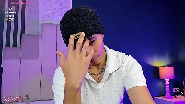 Snapshot of Allex_Cano chatting on November 23, 6:29 pm Allex Cano online show from November 23, 6:29 pm