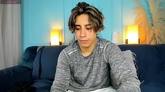 Snapshot of Allex_Cano chatting on September 13, 1:33 pm Allex Cano online show from September 13, 1:33 pm