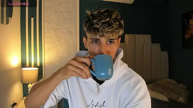 Snapshot of Allex_Cano chatting on March 5, 3:08 am Allex Cano online show from March 5, 3:08 am