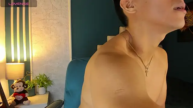 Snapshot of Allex_Cano chatting on March 8, 9:39 am Allex Cano online show from March 8, 9:39 am