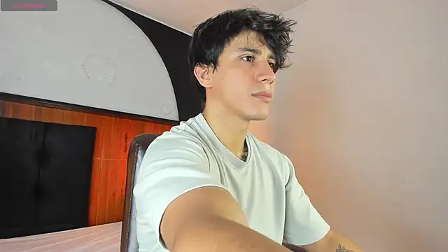 Allex Cano online show from February 26, 8:42 pm