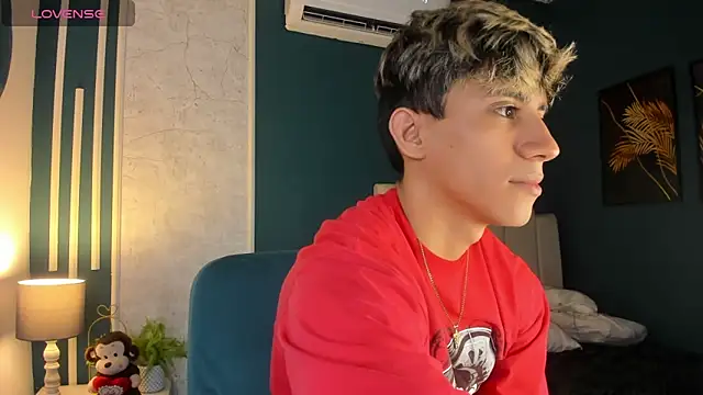 Snapshot of Allex_Cano chatting on March 19, 11:50 am Allex Cano online show from March 19, 11:50 am