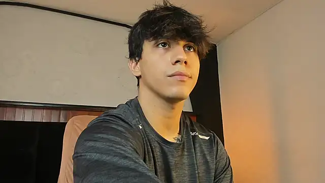 Allex Cano online show from February 19, 8:39 pm