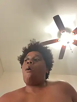 Snapshot of Deshay30 chatting on February 20, 2:08 am Deshay30 online show from February 20, 2:08 am