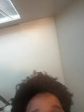 Deshay30 online show from April 4, 6:25 pm